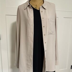 Reitmans Button-Down Shirt in Light Beige
